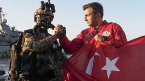 Selçuk Bayraktar, SAT ve SAS komandolarıyla bir araya geldi