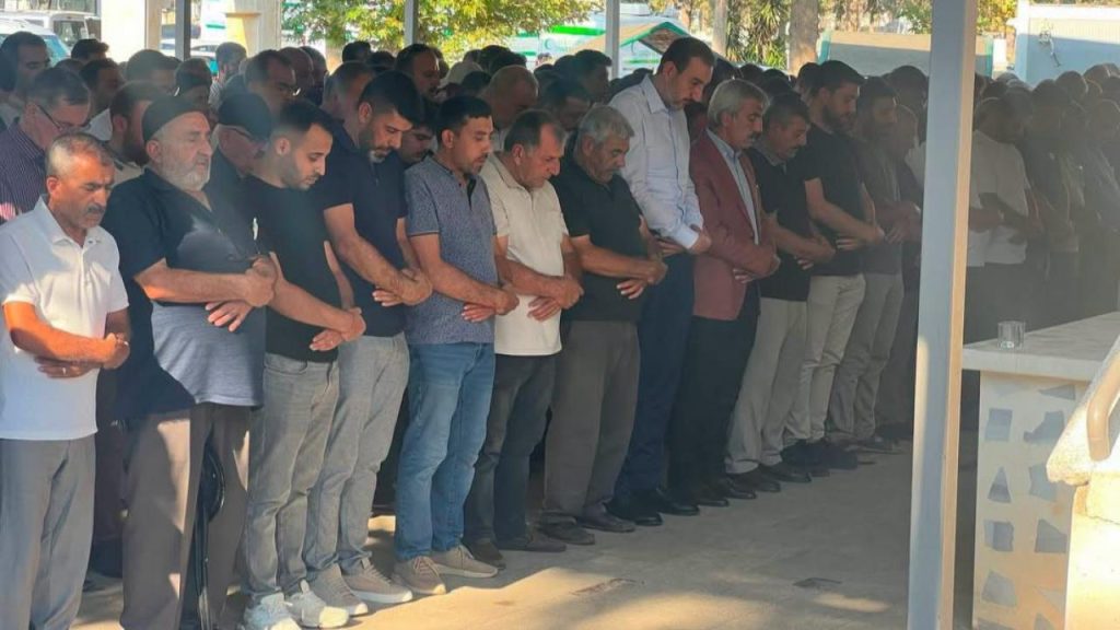Serhan Diyarbakırlı  Acılı Aileleri Yalnız Bırakmadı!