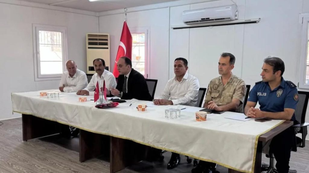 Elbeyli’de Muhtarlar Toplantısı Düzenlendi