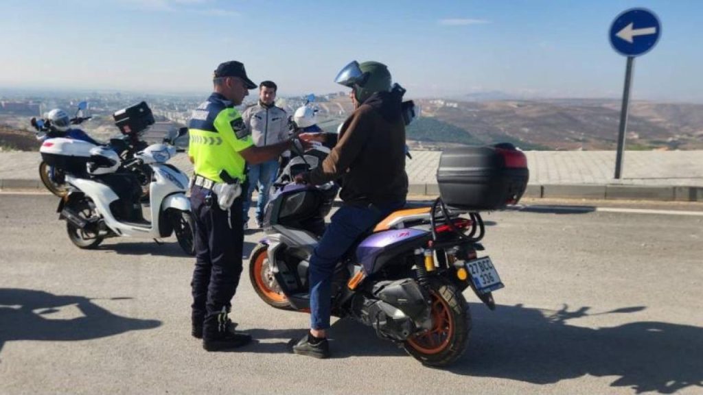 Motosiklet ve Okul Çevrelerinde Denetimler Artırıldı