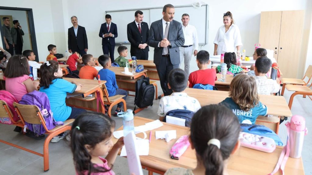 Vali Yardımcısı Murat Demirbilek’ten Okul Ziyareti