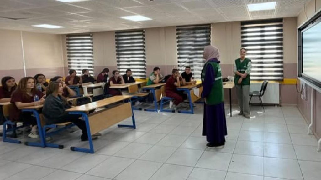 Yeşilay’dan Öğrencilere Teknoloji Bağımlılığı Eğitimi