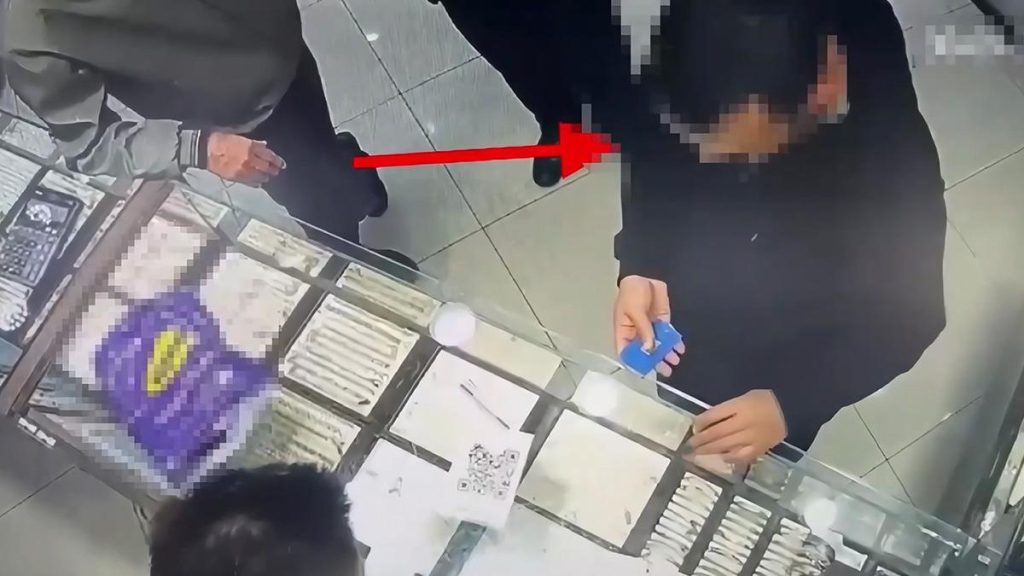 Bu da oldu! Şehit annesini 'terör örgütü bilgilerini aldı' yalanıyla 435 bin lira dolandırdılar…