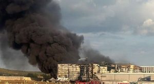 Kırklareli'nde ilaç fabrikasında korkutan yangın: Ekipler seferber oldu
