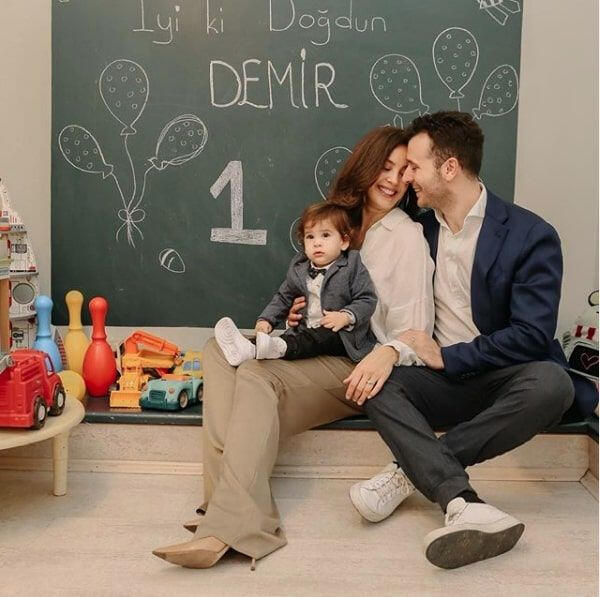 Azra Akın’dan sürpriz proje müjdesi geldi bakın neler anlattı